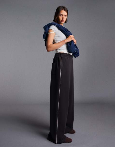 Bershka zachte joggingbroek in donkergrijs - view 1