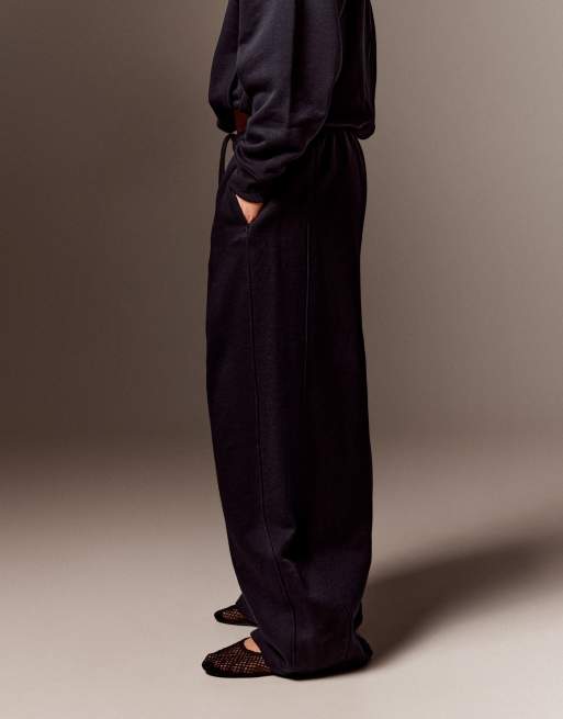Bershka zachte parachutebroek in navy, 4 van 5