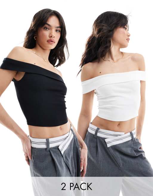 Bershka – Zestaw 2 topów z wywiniętym dekoltem bardot w kolorach czarnym i białym