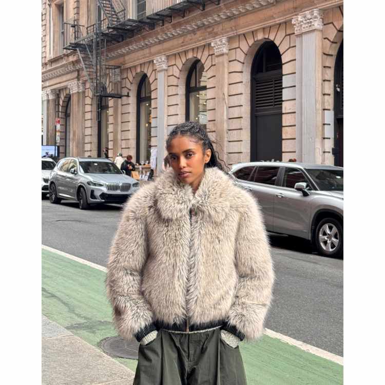 209639995-1-lightgrey?$n_750w$