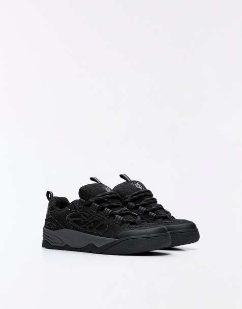 Bershka Zoo york skate trainers in black - view 1