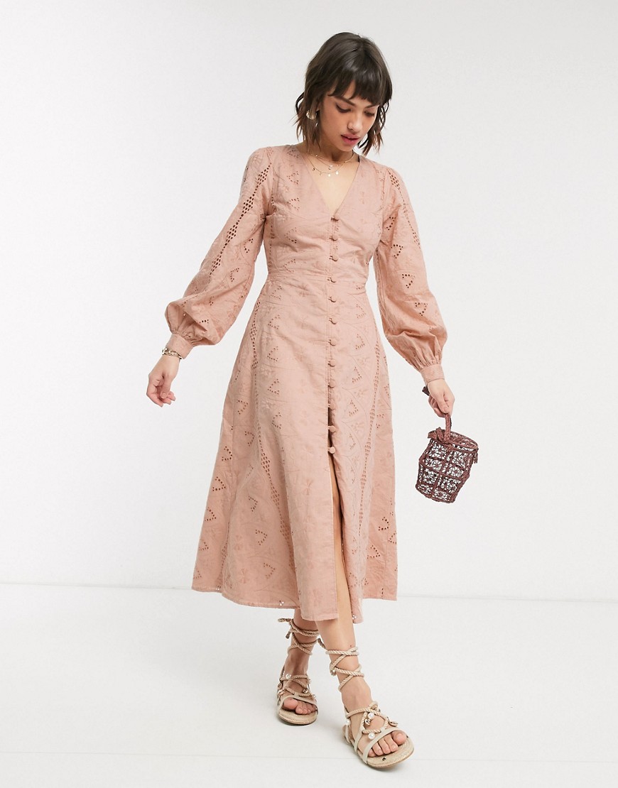 фото Бежевое чайное платье миди на пуговицах с вышивкой ришелье asos design-розовый