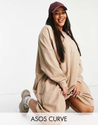 фото Бежевое платье-свитшот в стиле oversized asos design curve-коричневый asos curve