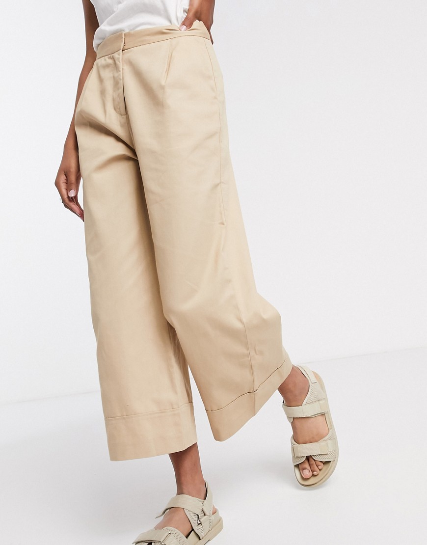 фото Бежевые брюки-кюлоты из органического хлопка selected femme-коричневый цвет