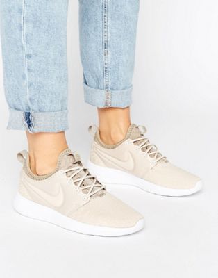 Бежевые кроссовки Nike Roshe Two | ASOS