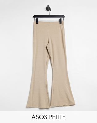 Брюки для миниатюрных Бежевые меланжевые расклешенные брюки ASOS DESIGN Petite-Бежевый