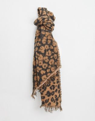 фото Бежевый шарф oversized со звериным принтом pieces-черный