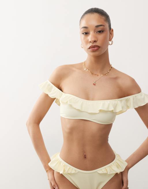 Bikini color crema con volantes de Reclaimed Vintage