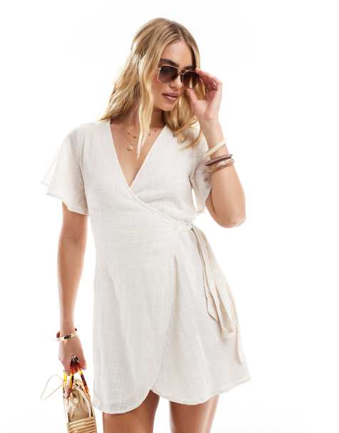Billabong – All for you – Vit miniklänning med v-ringning och omlottdesign framtill - view 1