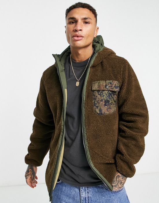 https://images.asos-media.com/products/billabong-switchback-reversible-jacket-in-khaki/200785963-2?$n_550w$&wid=550&fit=constrain