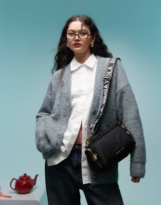 Bimba y Lola – Czarna średniej wielkości torebka crossbody z paskiem z logo