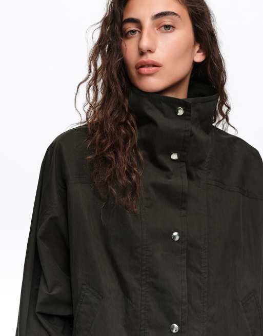 Bimba Y Lola gabardina corta con manga murciélago en negro, 2 de 6
