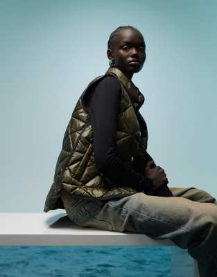 Bimba Y Lola BIMBA Y LOLA high neck quilted gilet in khaki-Green