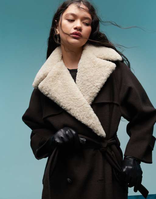DETACHABLE COLLAR COAT