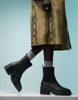 Bimba Y Lola Low Heel Wellington Ankle Boots In Black