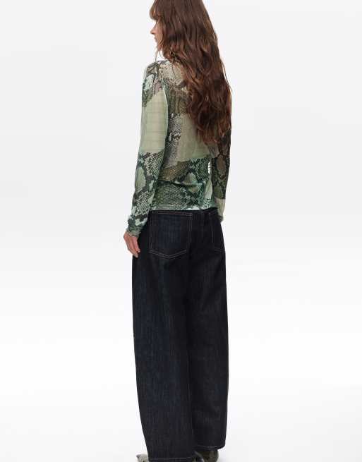 Bimba Y Lola Snake patchwork gerimpelde tulle T-shirt in snake patchwork green, 4 van 6