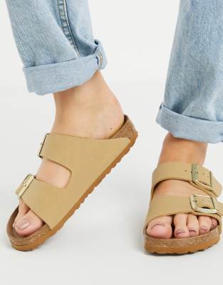 Birkenstock Arizona flat sandals in vegan latte cream-Neutral