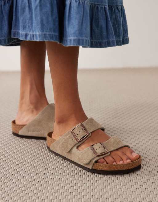 Birkenstock Arizona sandali in camoscio pianta stretta taupe, 2 di 8