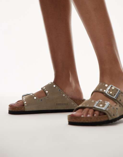 Birkenstock – Arizona – Wildleder-Sandalen in Taupe mit Nietendetails, 3 von 4