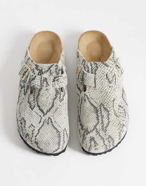 Birkenstock – Boston Rivet – Wildleder-Clogs mit Schlangenmuster - view 1