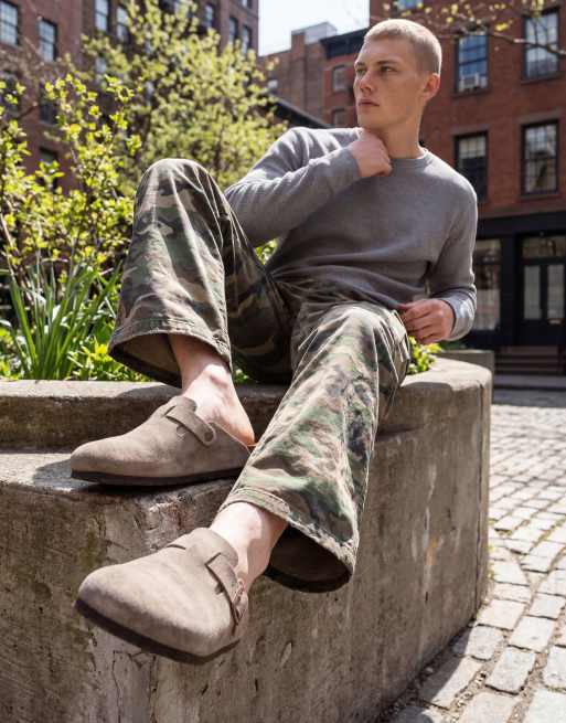 Birkenstock Unisex Boston clogs in faded khaki suede | ASOS