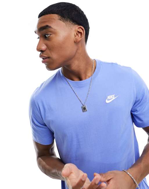 Blå T-shirt fra Nike Club