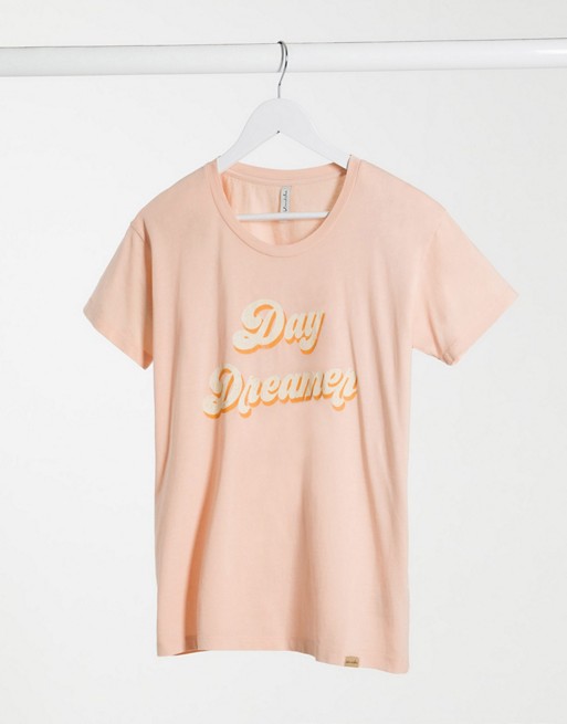 Blend She Day Dreamer sloagn t-shirt in pink