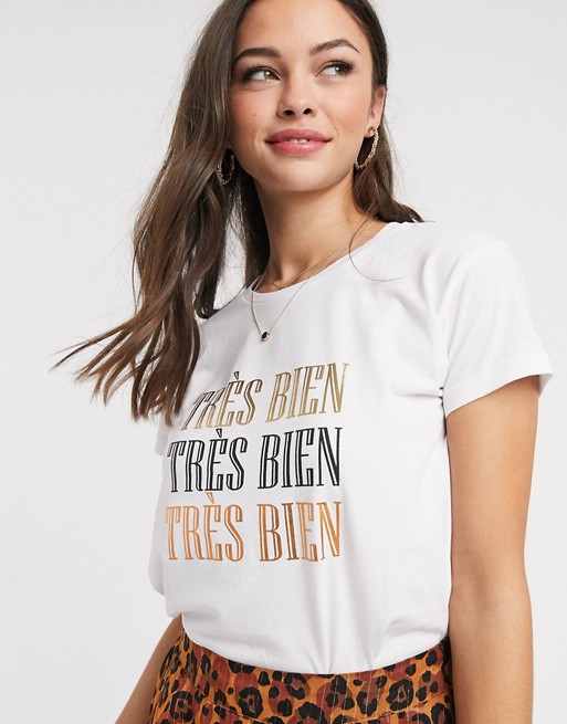Blend She Tres Bien sloagn t-shirt in white