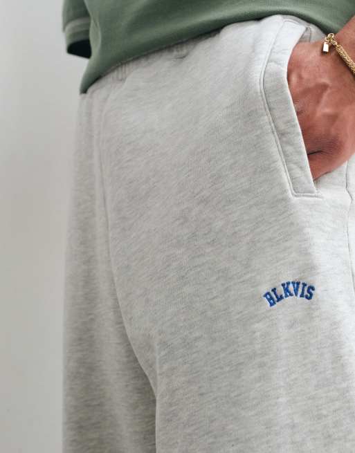BLKVIS logo regular fit joggingbukser i grå, 2 af 5