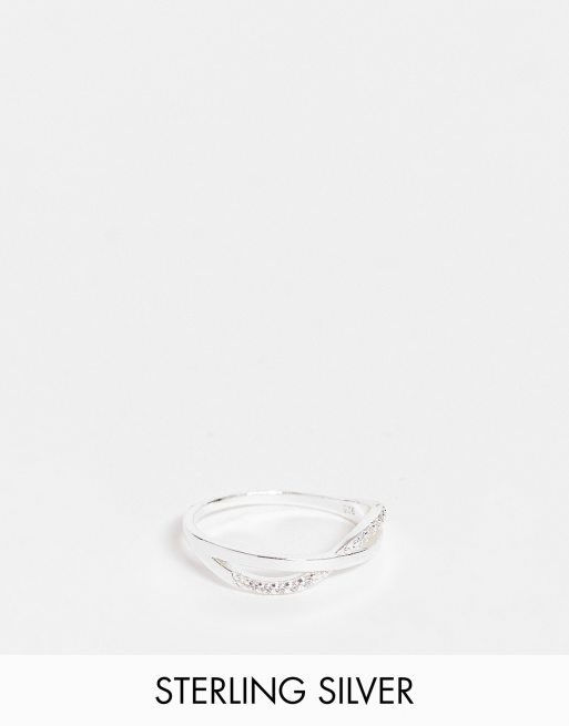 Crystal store twist ring