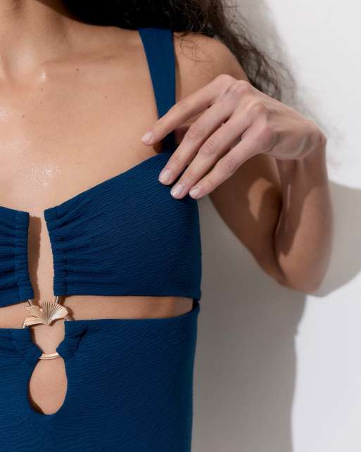 Bluebella Cadiz wired swimsuit in navy peony, 2 of 4