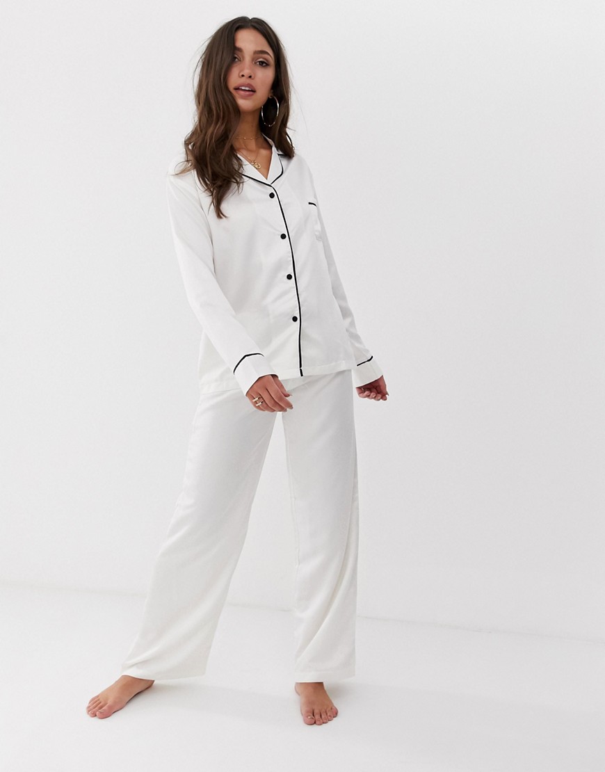 Bluebella - Claudia - Pigiama crema con pantaloni e camicia lunga in raso-Bianco