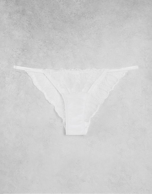 BlueBella – Irena – Zarter Spitzen-Tanga in Weiß mit seitlichem Bändchen