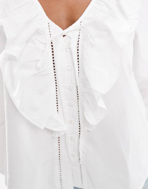 Blusa blanca con cuello de solapas con volante Ada de Nobody's Child, 2 de 4
