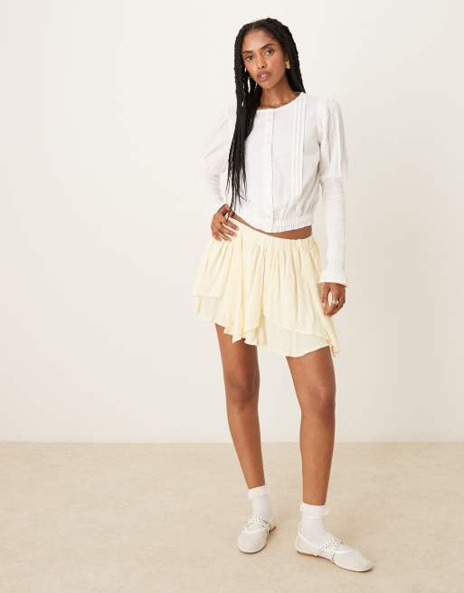 Blusa blanca con mangas abullonadas fruncidas de Neon Rose, 3 de 4