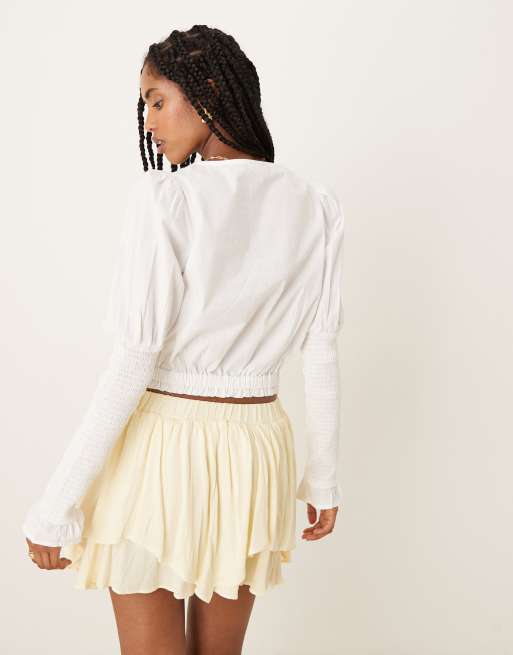 Blusa blanca con mangas abullonadas fruncidas de Neon Rose, 4 de 4