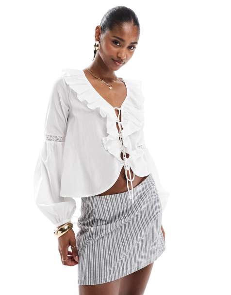 Blusa blanca de manga larga con volantes en la parte delantera de Brave Soul - view 1