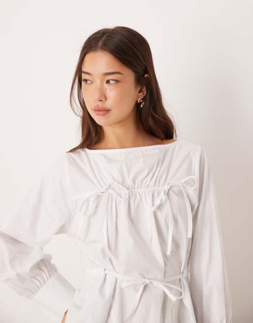 Blusa blanca fruncida con lazada delantera de popelina de ASOS DESIGN, 4 de 4