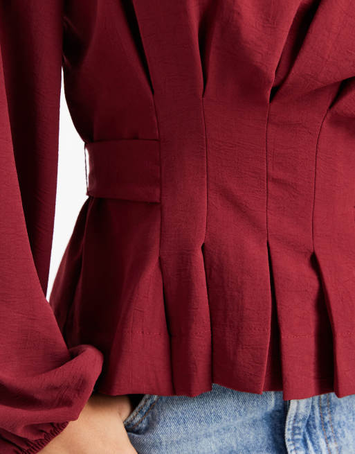 Blusa burdeos con cintura entallada y lazada en la espalda de ASOS DESIGN, 4 de 4
