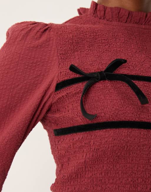 Blusa burdeos fruncida de manga larga con lazos de terciopelo de Neon Rose, 2 de 4