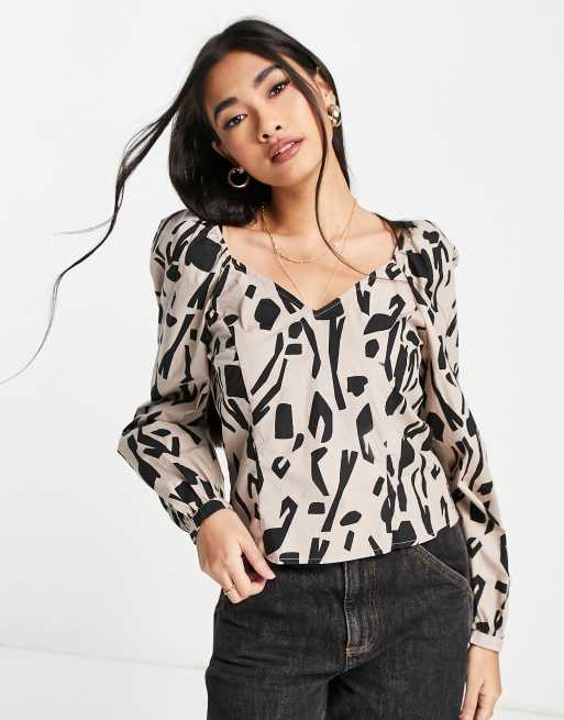 Blusa color crema con estampado negro y mangas voluminosas Aware de Vero Moda, 3 de 4