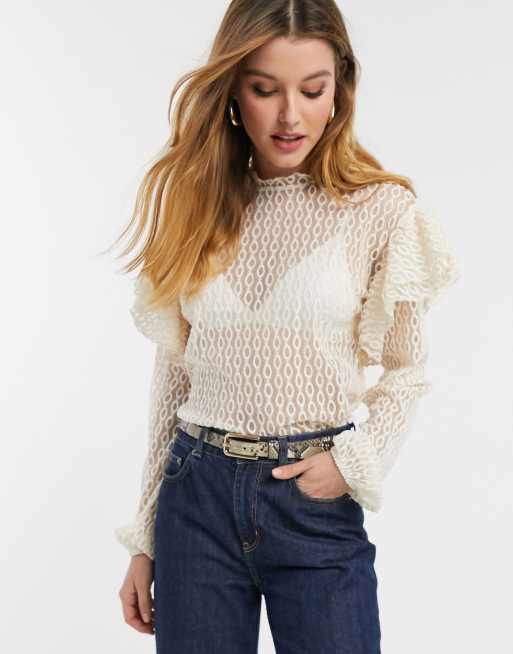 Blusa color crema de encaje con volantes en los hombros de River Island