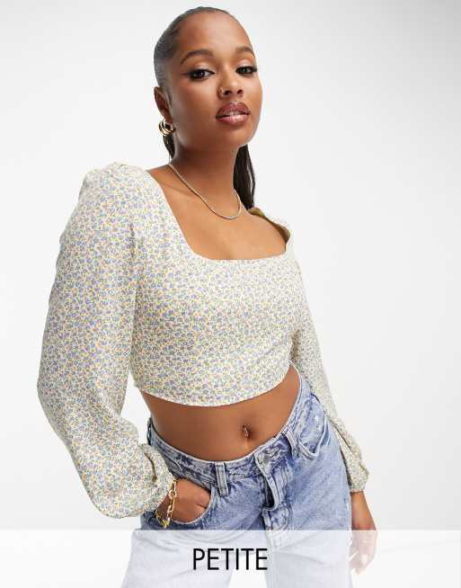 Blusa color crema entallada con escote cuadrado y estampado floral primaveral de Glamorous Petite ClassicfuncenterShops