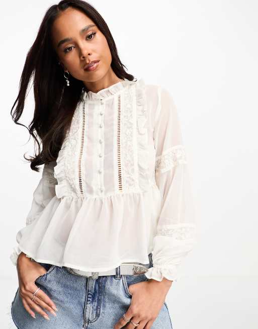 Blusa color marfil de estilo boho con bordados de chifón de Miss Selfridge