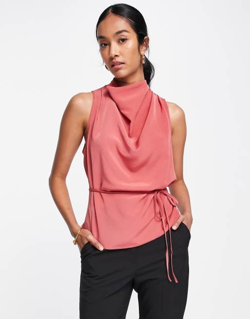 Blusa color vino sin mangas con cuello desbocado y detalle de cintura entallada con lazada de ASOS DESIGN