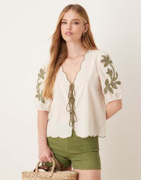 Blusa con lazadas delanteras y detalles bordados verdes de JDY - view 1