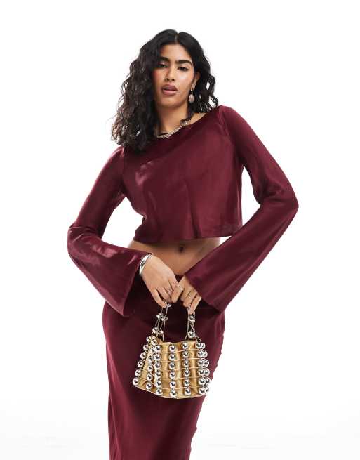 Blusa corta burdeos con cuello barco de satén de ASOS DESIGN (parte de un conjunto)