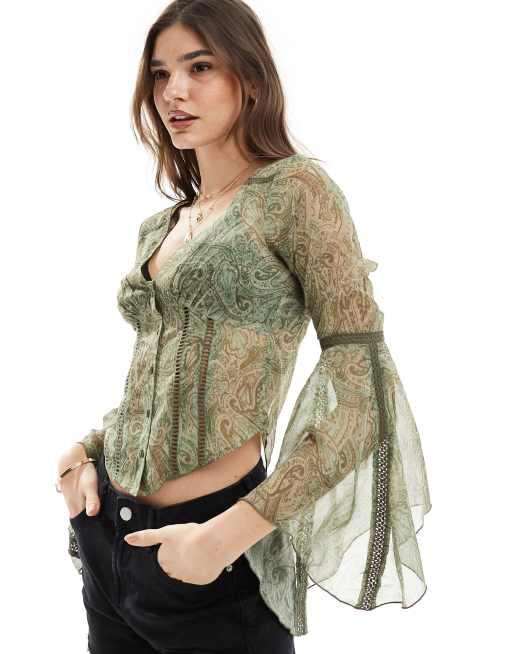 Blusa de estilo campero de chifón con estampado de cachemir e inserto de encaje de Miss Selfridge, 2 de 4