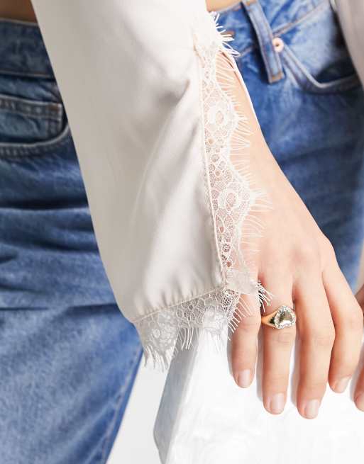 Blusa de tarde rubor pálido con en la parte delantera y ribete de encaje de DESIGN | ASOS