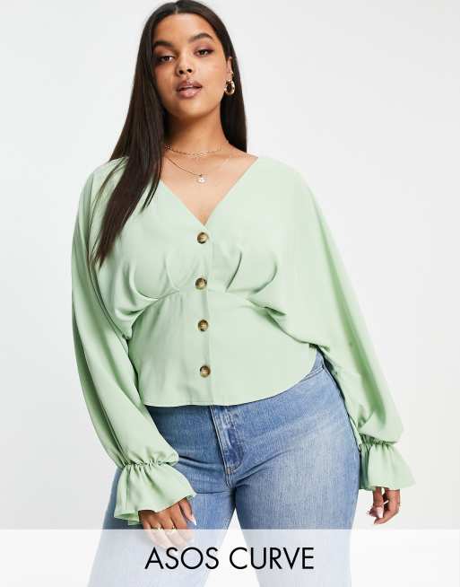 Blusa de tarde color pistacho de manga larga abotonada en la parte delantera con detalle plisado de ASOS DESIGN Curve | ASOS